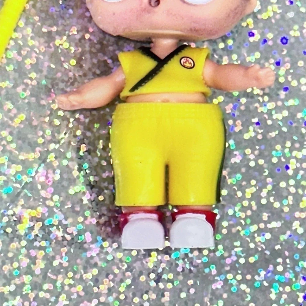 L.O.L. SURPRISE Boy Series BRICKA BREAKA Boi Doll Beard Color Change Razor